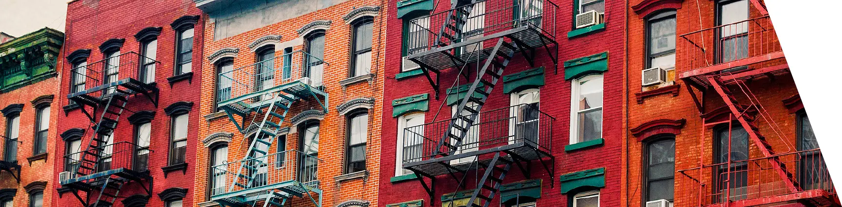 brownstone buildings zoomed in
